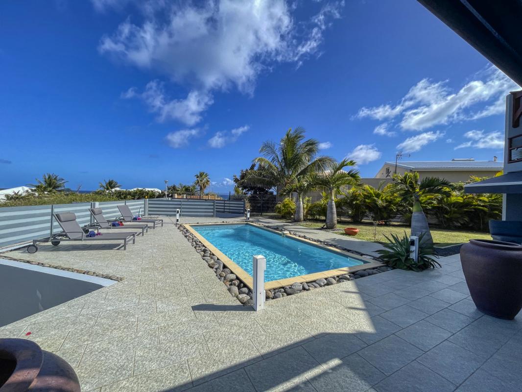 2 Location villa Andrea 3 chambres 6 personnes vue mer et piscine à sainte anne en guadeloupe - vue d'ensemble
